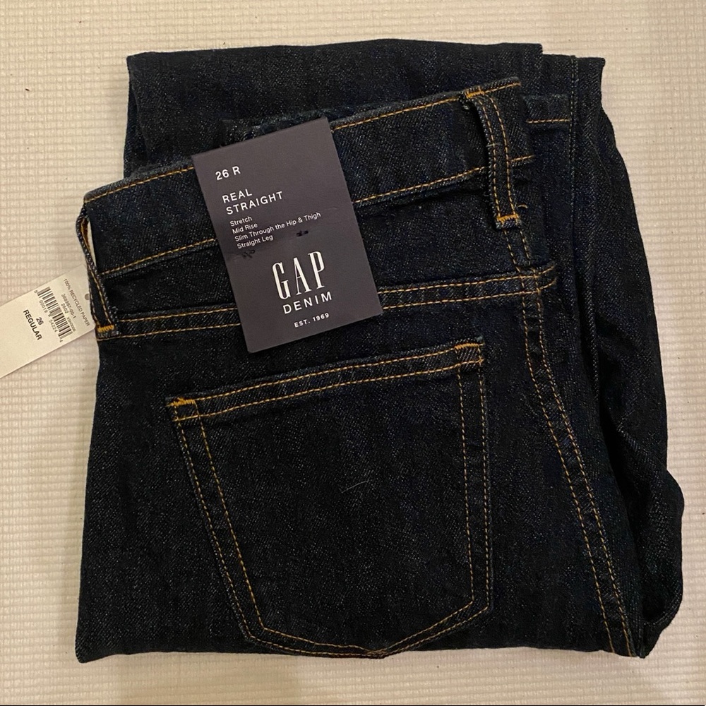 NWT GAP Real Straight Jeans - 26 R